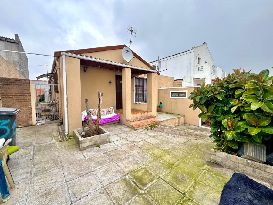 3 Bedroom Property for Sale in Beacon Valley Western Cape